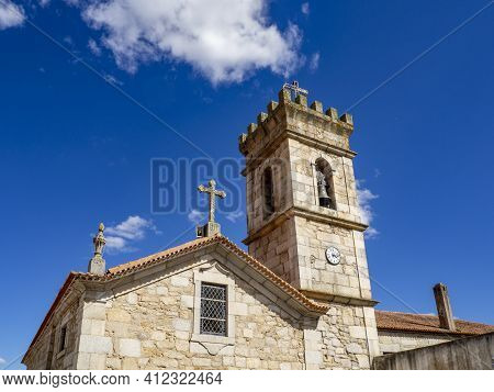 Almeida, Guarda, Portugal; August 2020: Entance And Fragment Of The Fortified Medieval Walls Of The 
