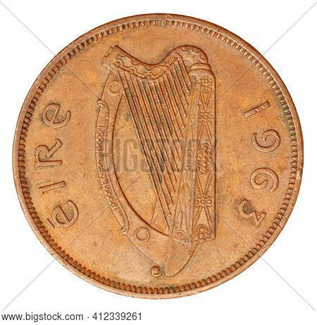 Old Irish Coin Of Hen Penny 1d Of 1963 Close Up