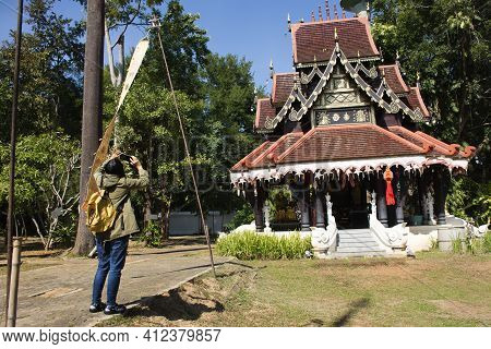 Travelers Thai Women People Travel Visit Respect Praying And Use Smart Mobile Phone Take Photo Ancie