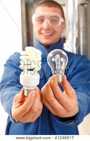 Consente di risparmiare qualche soldo con lampadina economica