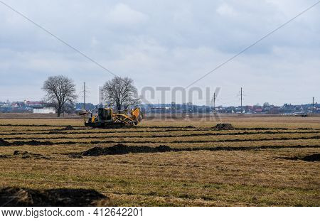 Equipment For The Construction Of Drainage In The Field.