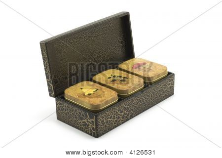 Caja de madera con té