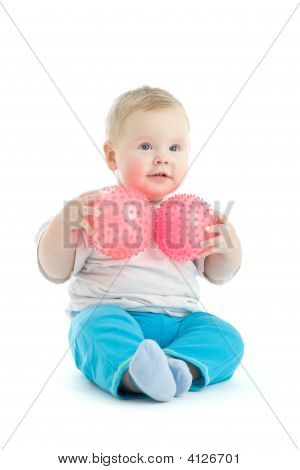 Pieni poika, kaksi vaaleanpunainen Hieronta pallot muotokuva