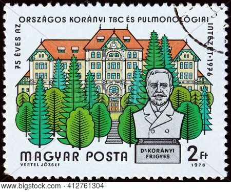 Hungary - Circa 1976: A Stamp Printed In Hungary Shows Koranyi Tb Sanitarium, Founded By Baron Frigy