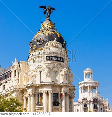 Madrid, Spain - September 21, 2017: Metropolis Building Or Edificio Metropolis Is An Office Building