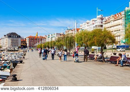 Santander, Spain - September 27, 2017: Santander City Embankment Promenade, A Capital Of Cantabria R