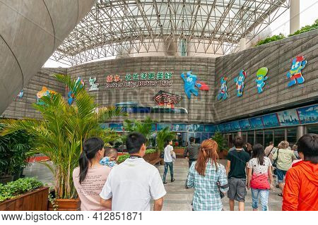 Shanghai, China - May 4, 2010: Many People Enter Welcome Hall Of Oriental Pearl Tv Tower With Funny 