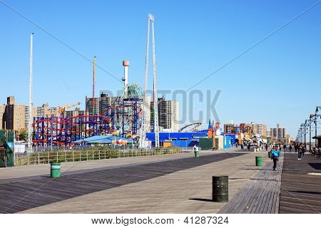 Strandpromenade In Coney Island