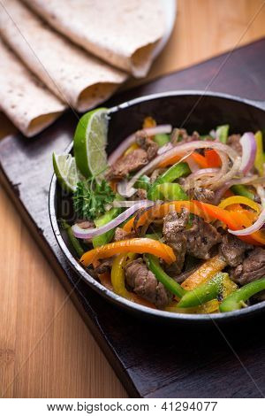 Oksekød Fajita i gryden