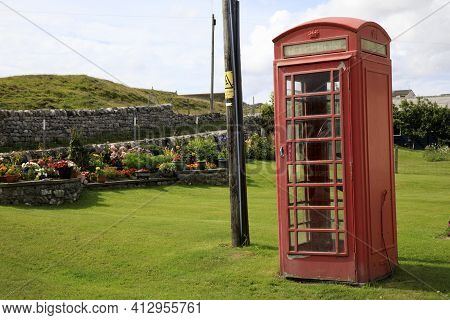 Durness -  (scotland), Uk - August 11, 2018: A Red Thelephone Box In Durness, Scotland, Highlands, U
