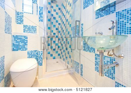 blau Toilette 2