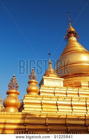 Kuthodaw Pagoda, Myanmar