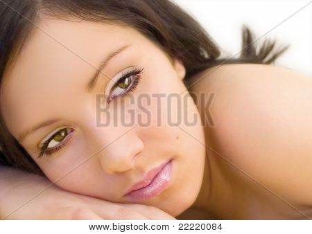 Junge Frau mit Fawless Haut