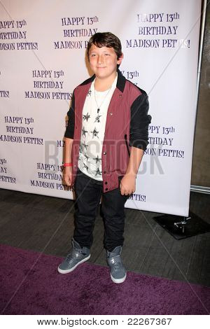 LOS ANGELES - Temmuz 31: Frankie the13th doğum günü partisinde Madison Pettis için Eden o gelen Jonas