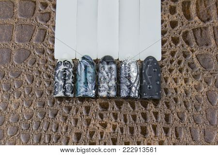 Templates with complete samples of creative manicure