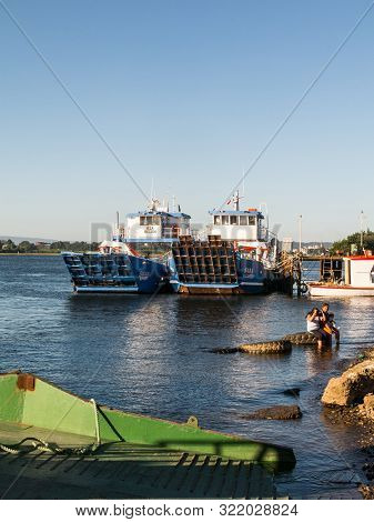 Valdivia, Chile - January 13, 2018: Passenger And Car Ferry On The Valdivia River, Near The City Of 