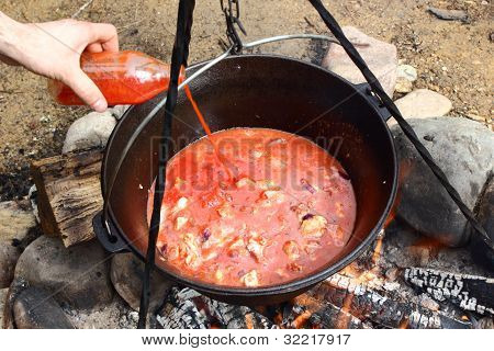 Succo di pomodoro e carne In caldaia