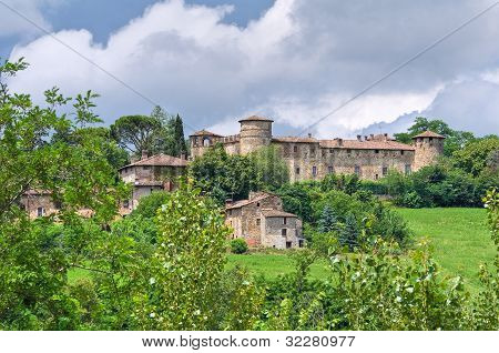 Hrad Statto. Travo.Emilia-Romagna. Itálie.