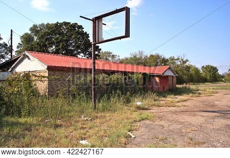 Old Abandoned Bar And Restaurant In Rural East Texas