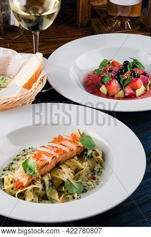 Pasta With Salmon, Caviar And Cream Sauce