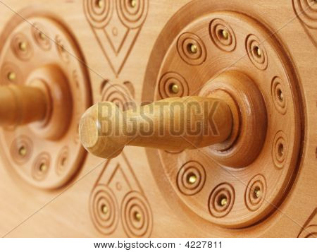 ชั้นแกะสลัก