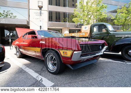 Mt. Clemens, Michigan - Usa - 06-05-2021: Mt. Clemens 2021 Hot Rod City Classic Car Show And Cruise