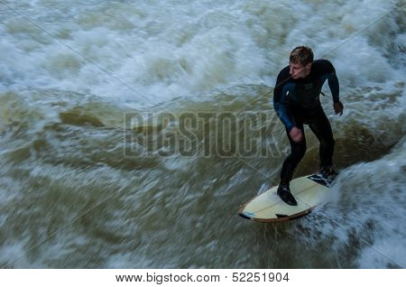 Eisbach Surfer