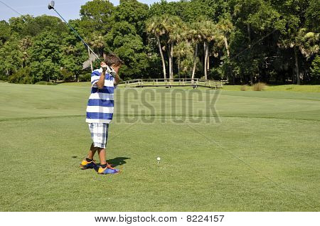 ชายหนุ่มกอล์ฟ