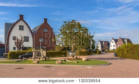 Conspicious Modern Family Houses With Playground