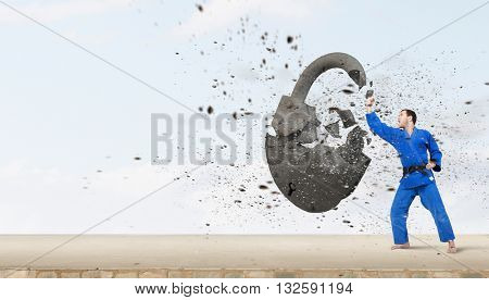 Krate man in action