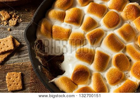 Homemade S'mores Dip With Graham Crackers
