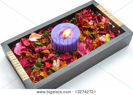 close upThe aromatherapy candles and dried flowers.