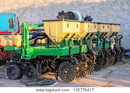Details of agricultural machinery seeder grain harvester assembly repair and sale of agro machinery