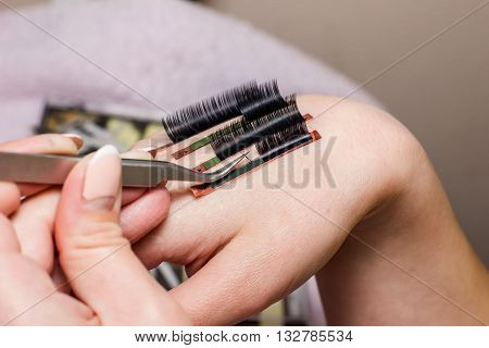 Artificial Eyelash Extensions, The Master's Hand, Eyelash Extension Procedure In A Beauty