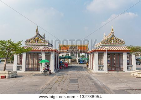 BANGKOK THAILAND 7 MAY 2016 : Wat Kalayanamitr in Bangkok city it was established by Chaophraya Nikornbadin and King Rama II named the temple 