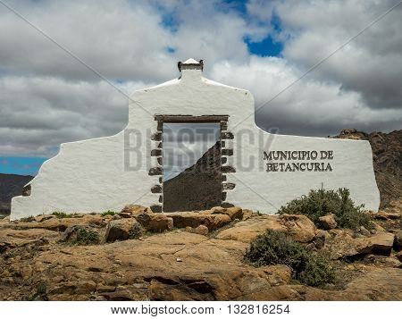 Traditioanal road sign marking the beginning of the munipalicity of Betancuria, Fuerteventura, Canary island, Spain