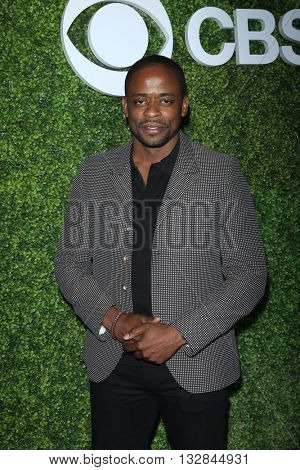 LOS ANGELES - JUN 2:  Dule Hill at the 4th Annual CBS Television Studios Summer Soiree at the Palihouse on June 2, 2016 in West Hollywood, CA