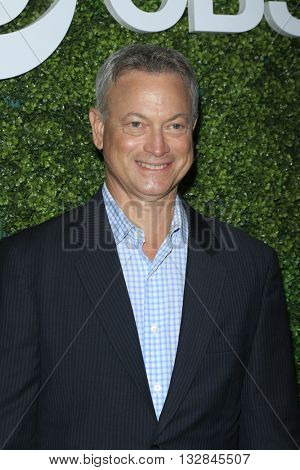 LOS ANGELES - JUN 2:  Gary Sinise at the 4th Annual CBS Television Studios Summer Soiree at the Palihouse on June 2, 2016 in West Hollywood, CA
