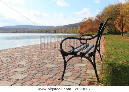 BENCH.1