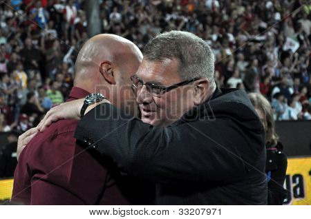 FC CFR voetbal club eigenaar en manager een overwinning vieren