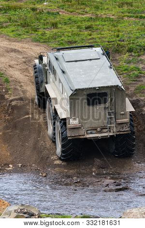 Swamp And Snow Extreme Off-road, All-terrain Vehicle Predator Transportation Travelers And Tourists 