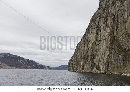 Stejle Rock på kysten i Norge