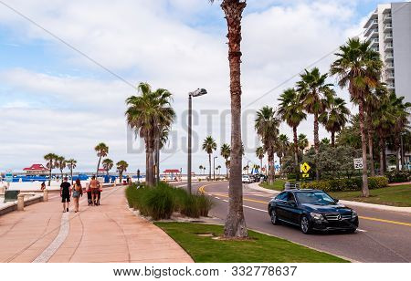 Clearwater Beach, Florida, Usa 11/6/19 The Walkway Along South Guldview Blvd On A Partly Sunny Fall 