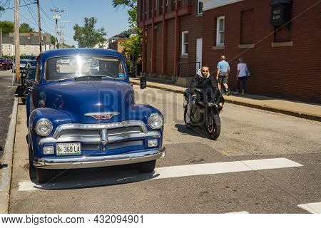 Saco, Maine - July 24, 2021: Old American Car In A Annual Exhibition In The Little Town Of Saco In M