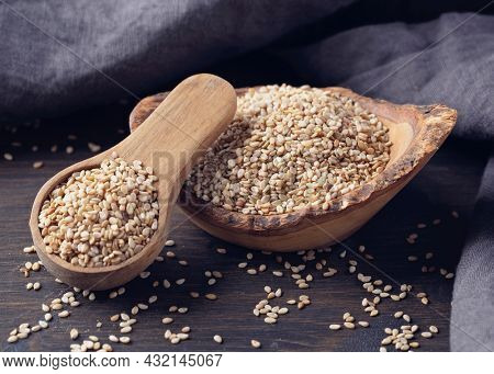 Sesame seeds in a bowl