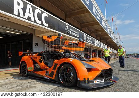 Barcelona, Spain, September 4, 2021 : Vortex Gtx Car In The Pitlane. 24h Series Are A Long Distance 
