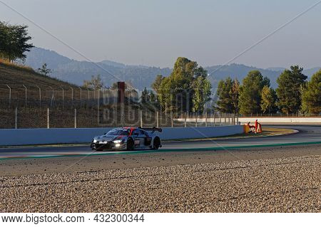 Barcelona, Spain, September 5, 2021 : Audi R8 Gt4 And Marshalls During 24h Series, A Long Distance I