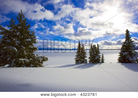 Yellowstone Gölü kış kar