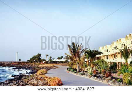 Meren rannalla, Playa Blanca, Kanariansaaret