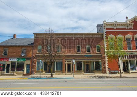 Potsdam, Ny, Usa - Apr. 27, 2017: Historic Sandstone And Brick Commercial Buildings With Italianate 